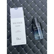 Dior Sauvage de barbati Apa de parfum, 100 ml (Tester)